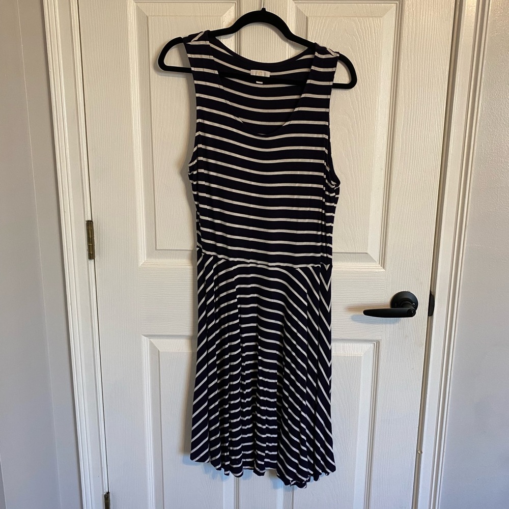 Striped Navy Blue and White Stretchy Sleeveless Dress Super comfy! Size Large